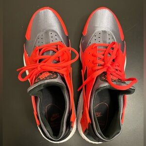 Nike Women’s Huarache Sneakers Size 11 - Excellent Condition